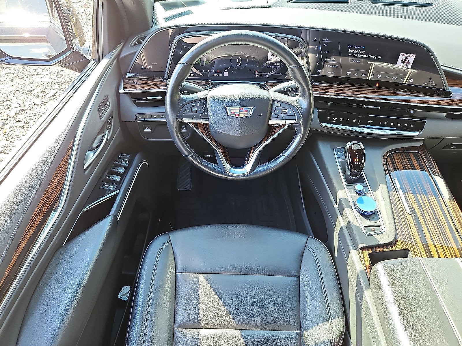 2024 Cadillac Escalade ESV Luxury