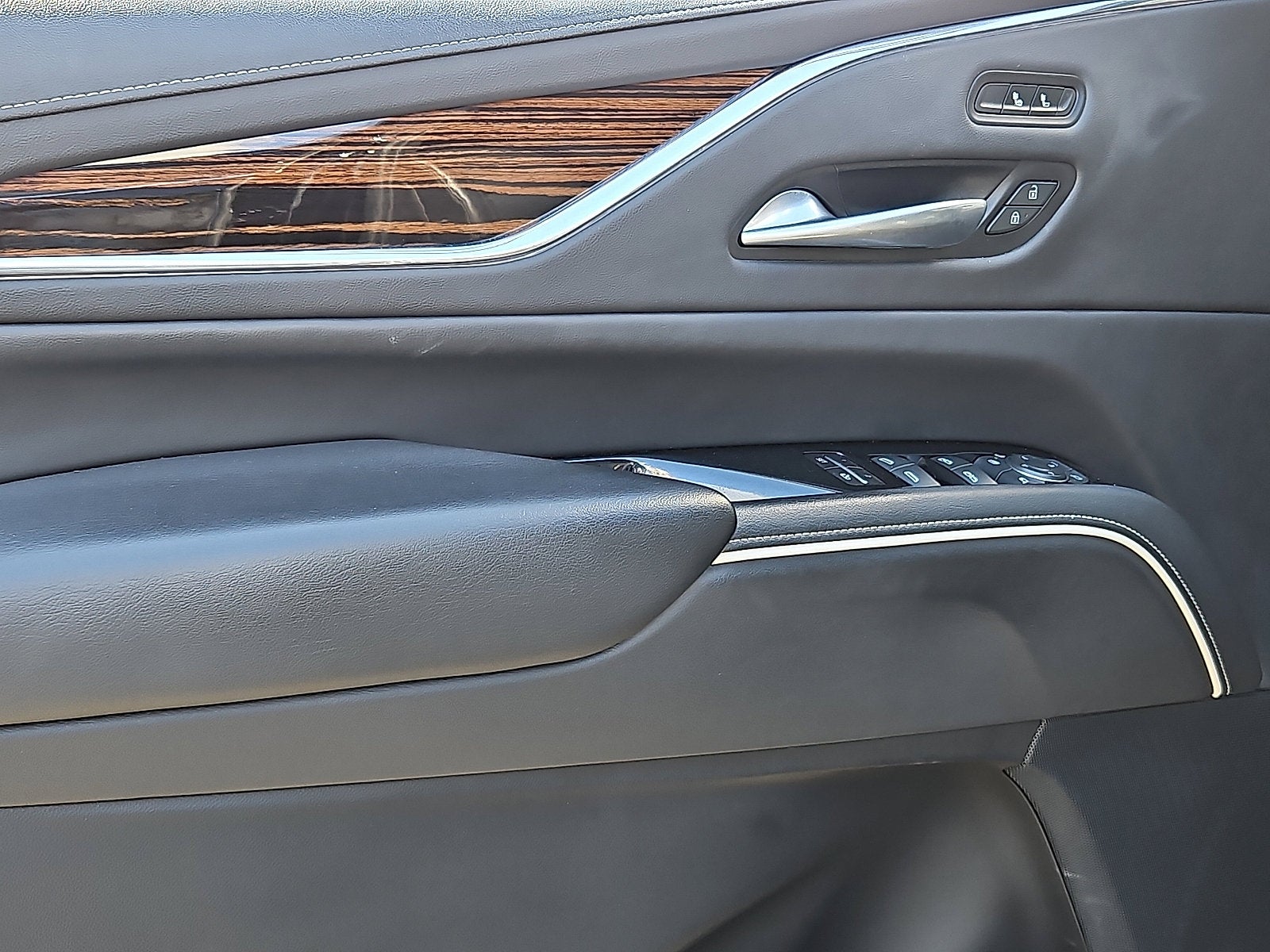 2024 Cadillac Escalade ESV Luxury