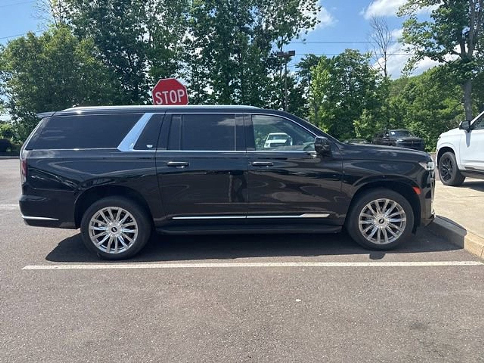 2023 Cadillac Escalade ESV Premium Luxury