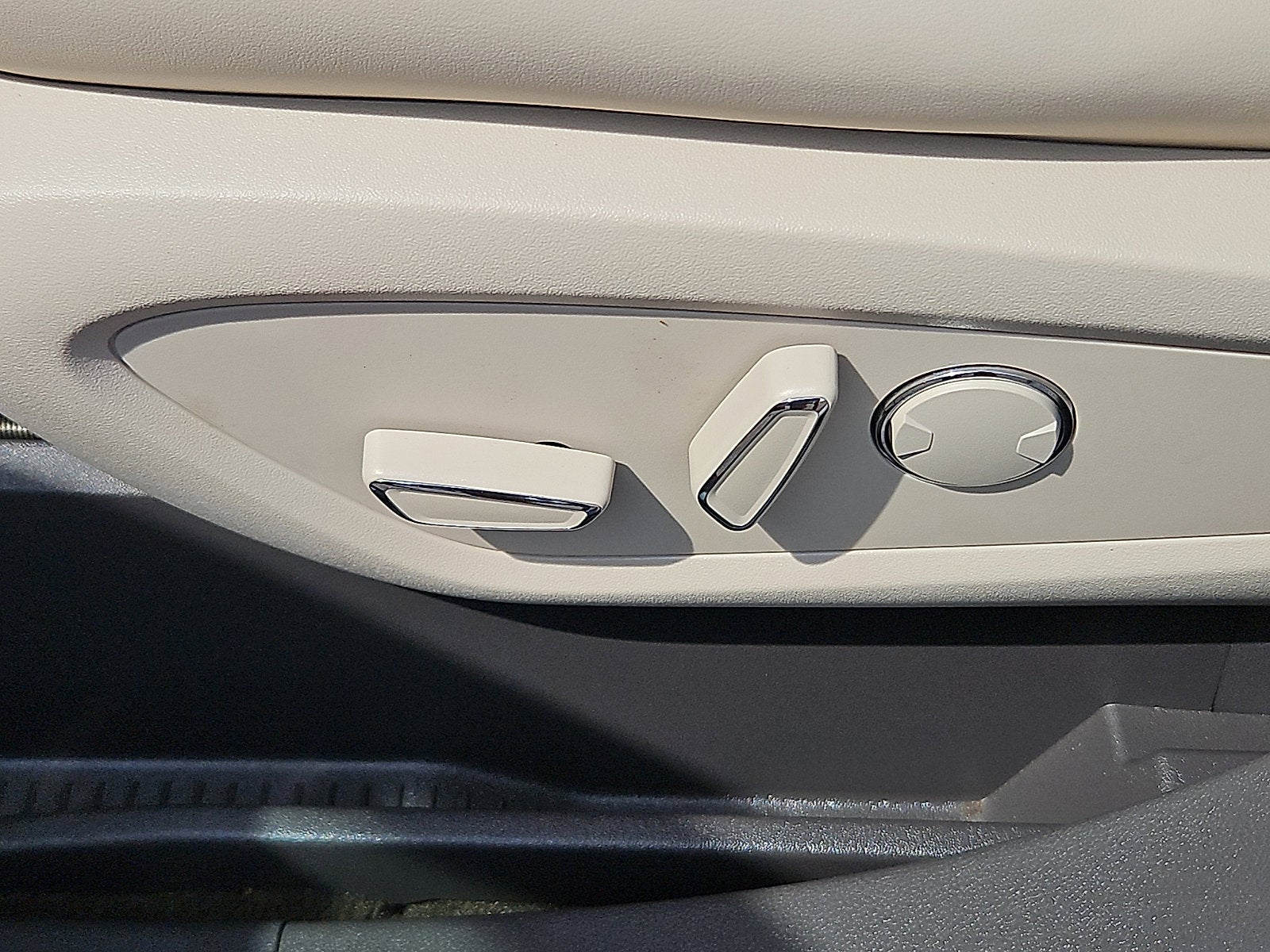 2020 Lincoln Nautilus Standard