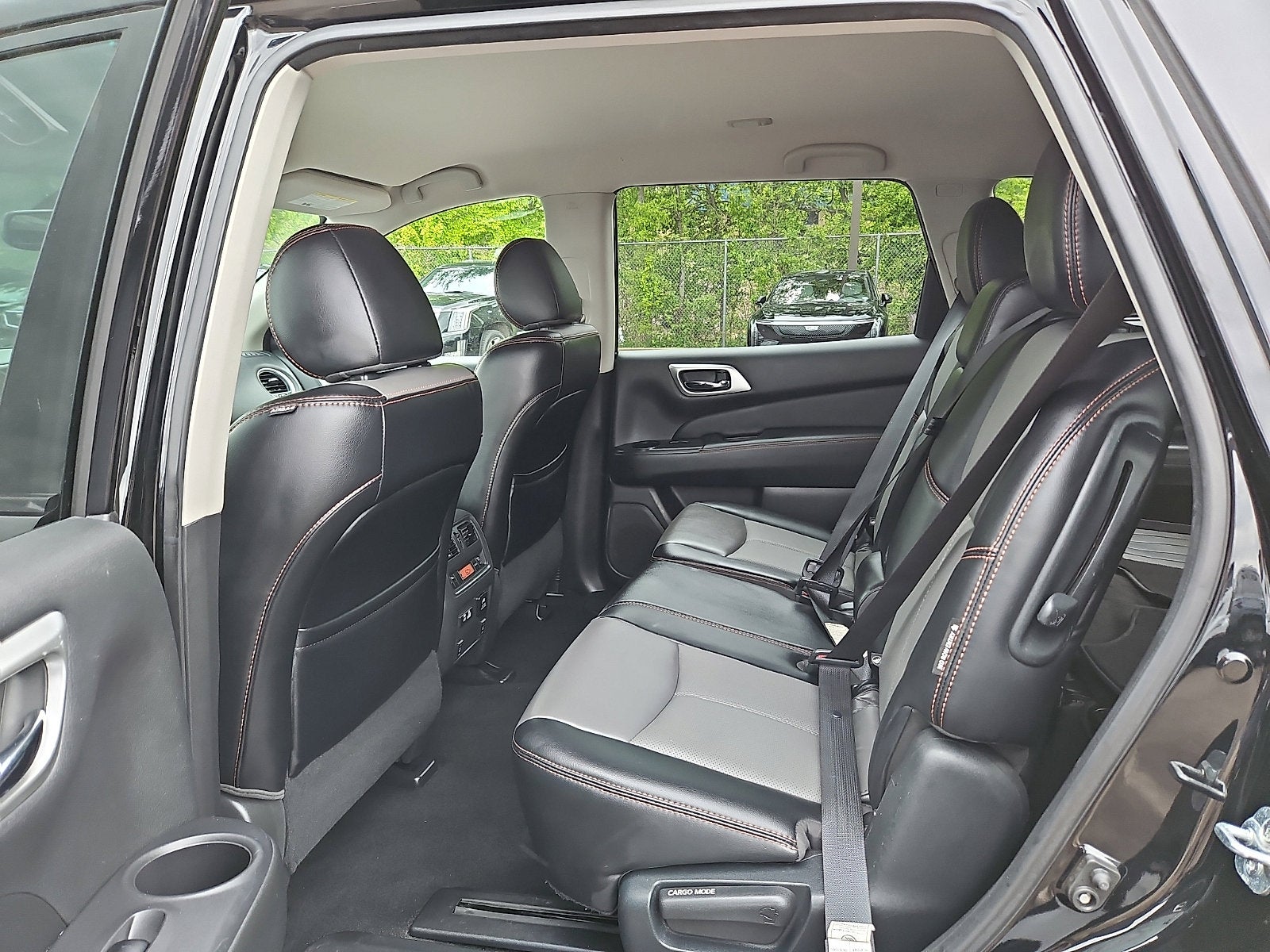 2020 Nissan Pathfinder SL