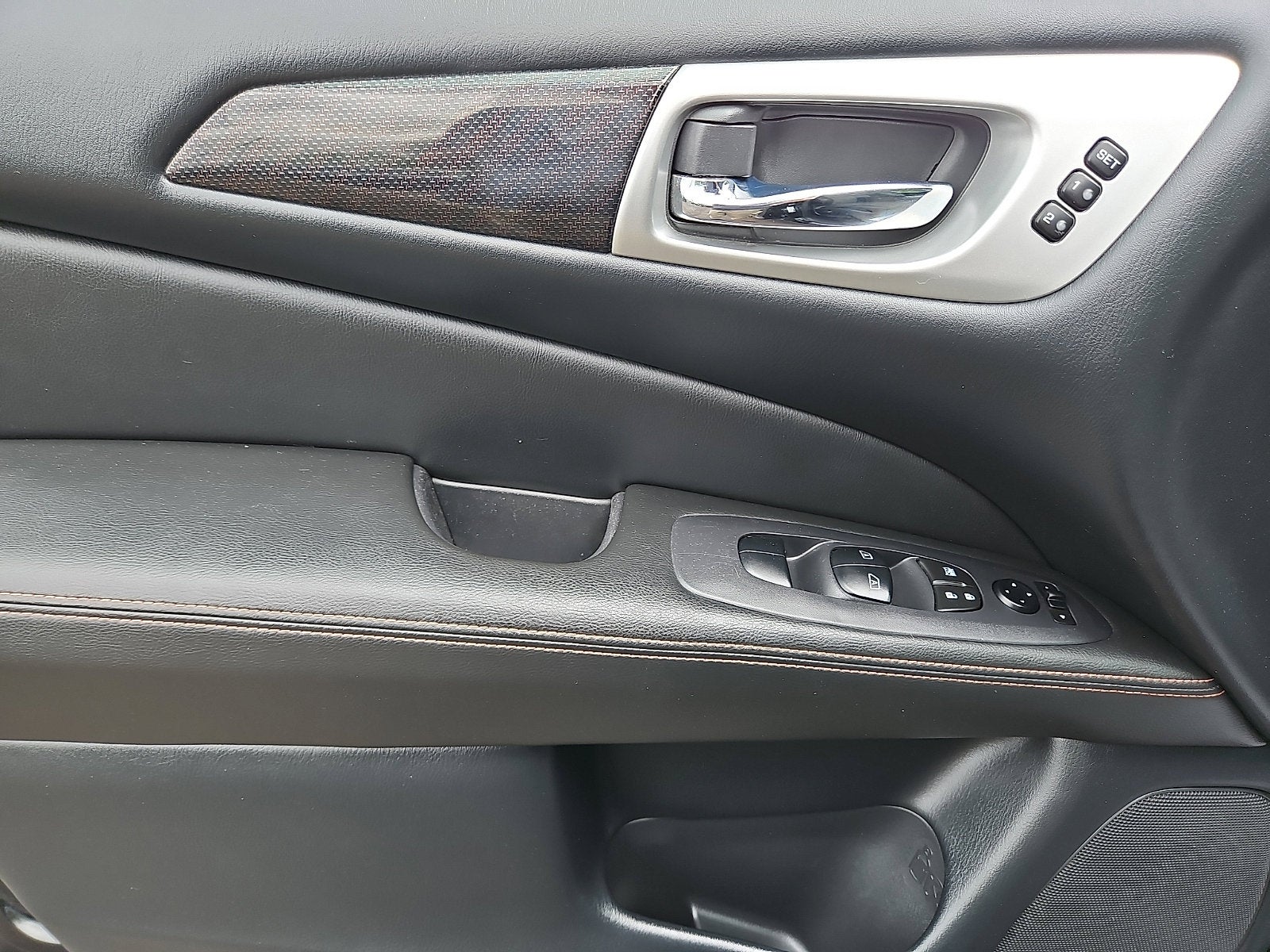 2020 Nissan Pathfinder SL