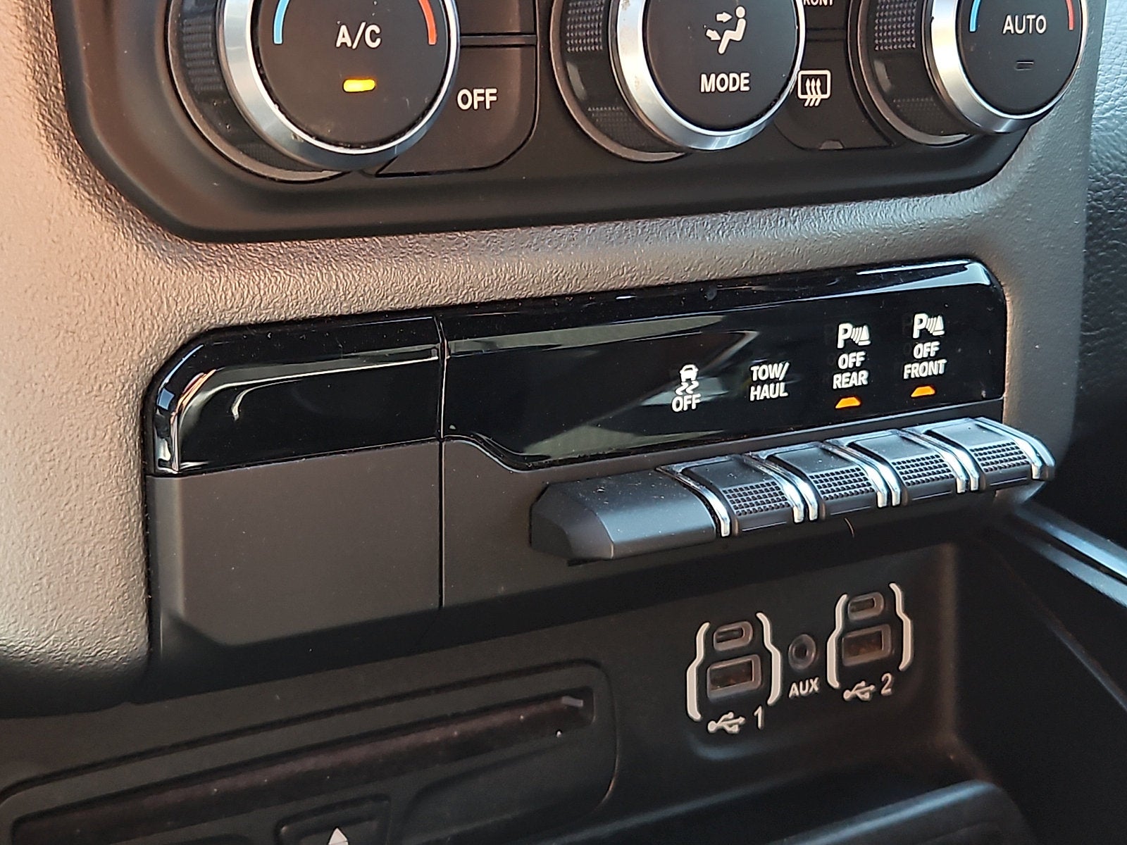 2019 RAM 1500 Big Horn/Lone Star Crew Cab 4x4 5'7" Box