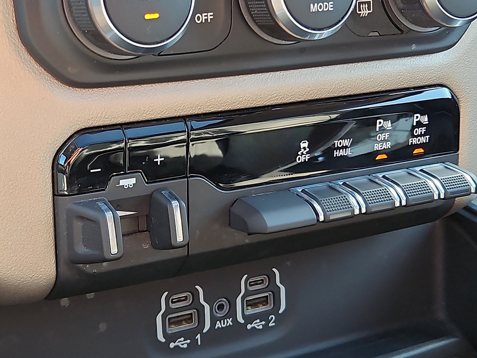 2022 RAM 1500 Laramie Crew Cab 4x4 5'7" Box