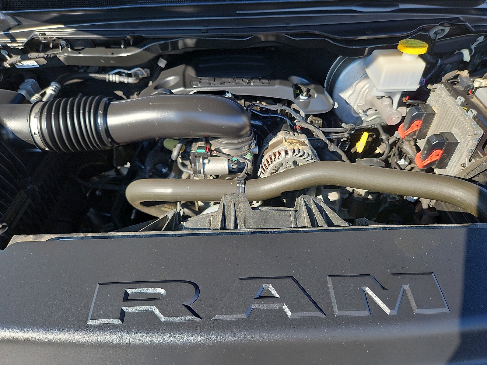 2022 RAM 1500 Laramie Crew Cab 4x4 5'7" Box