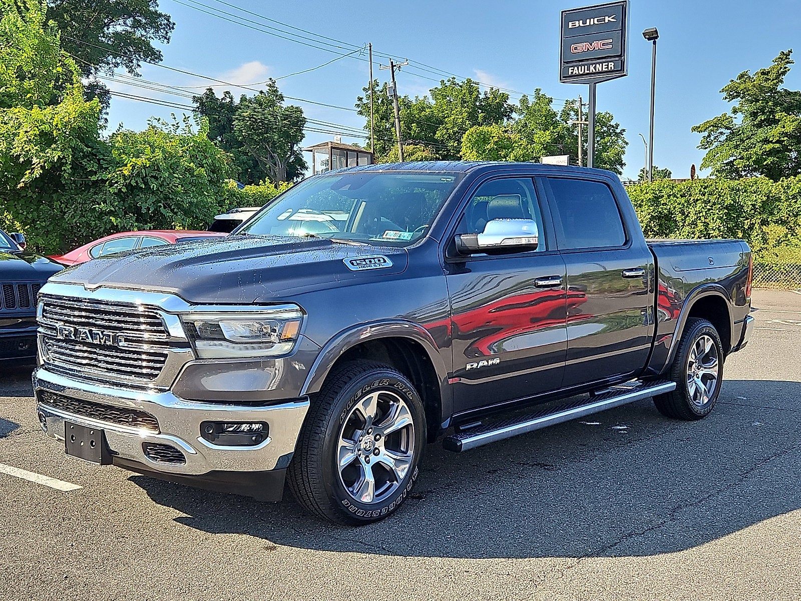 2022 RAM 1500 Laramie Crew Cab 4x4 5'7" Box