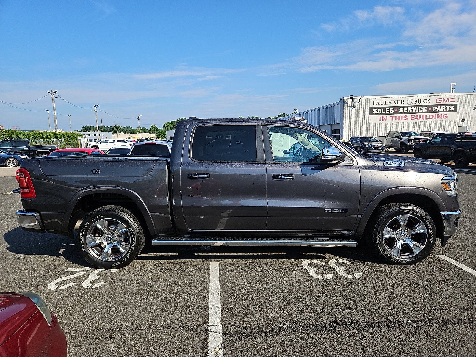 2022 RAM 1500 Laramie Crew Cab 4x4 5'7" Box