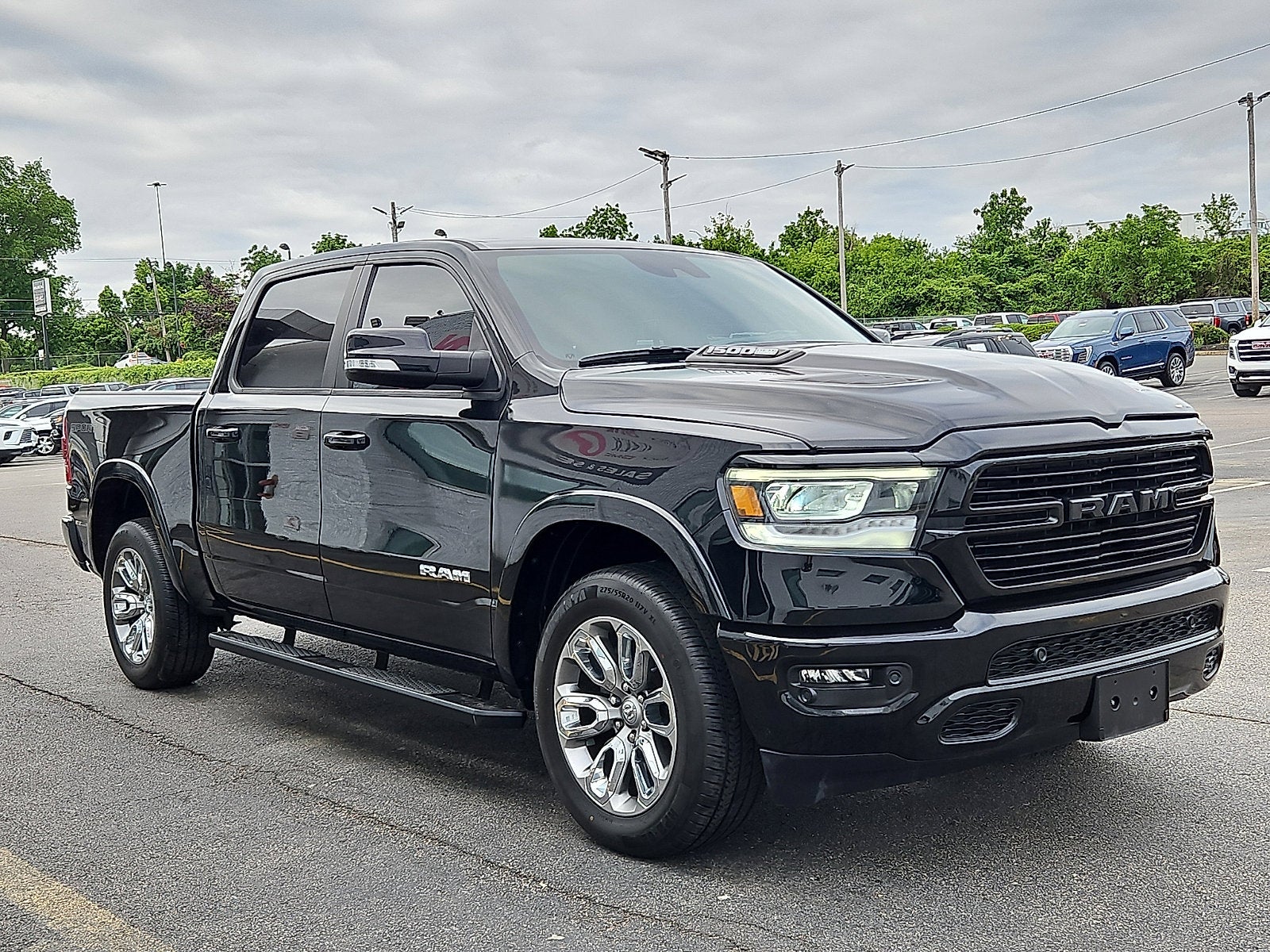 2021 RAM 1500 Laramie Crew Cab 4x4 5'7" Box
