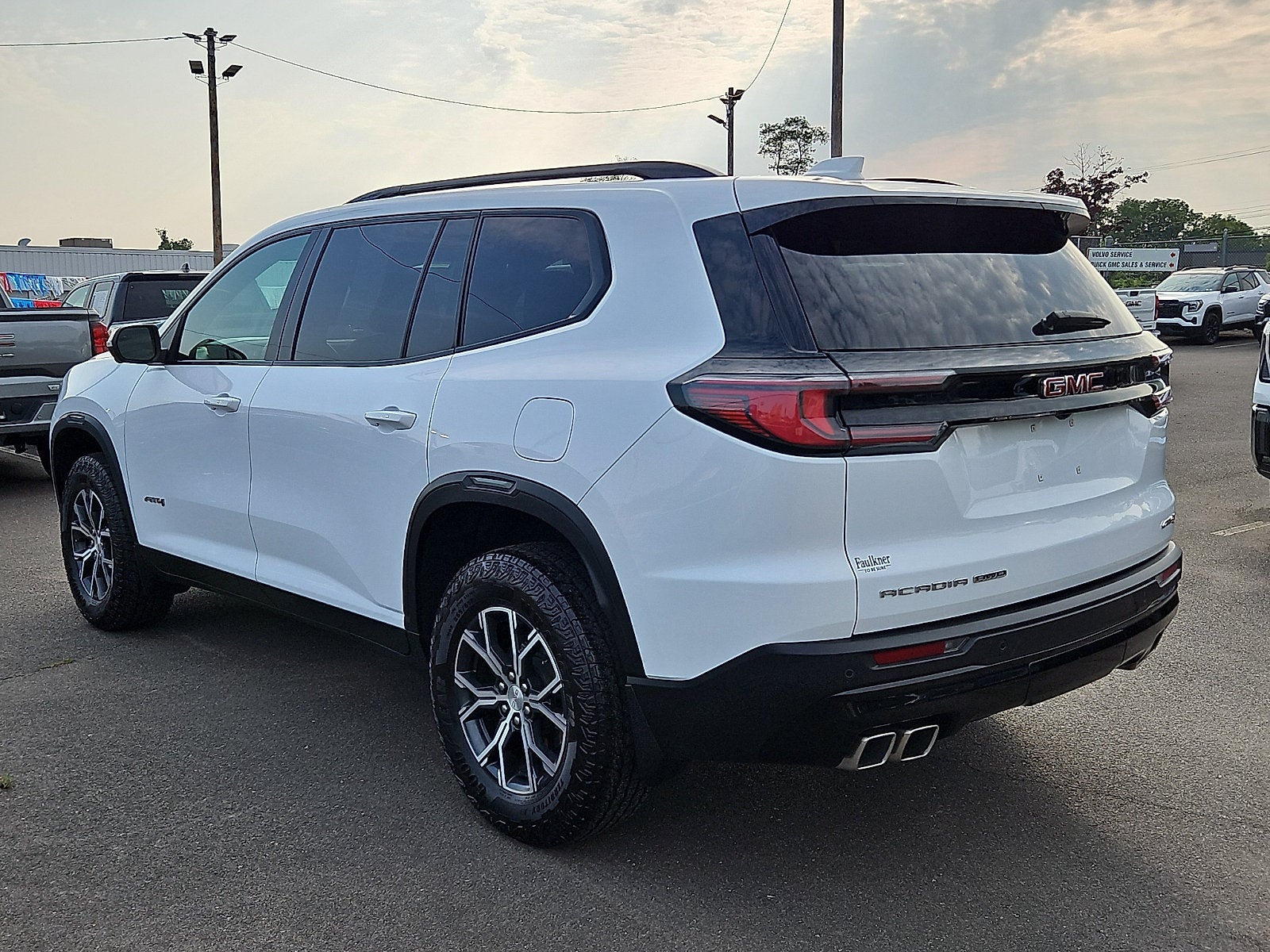 2024 GMC Acadia AT4