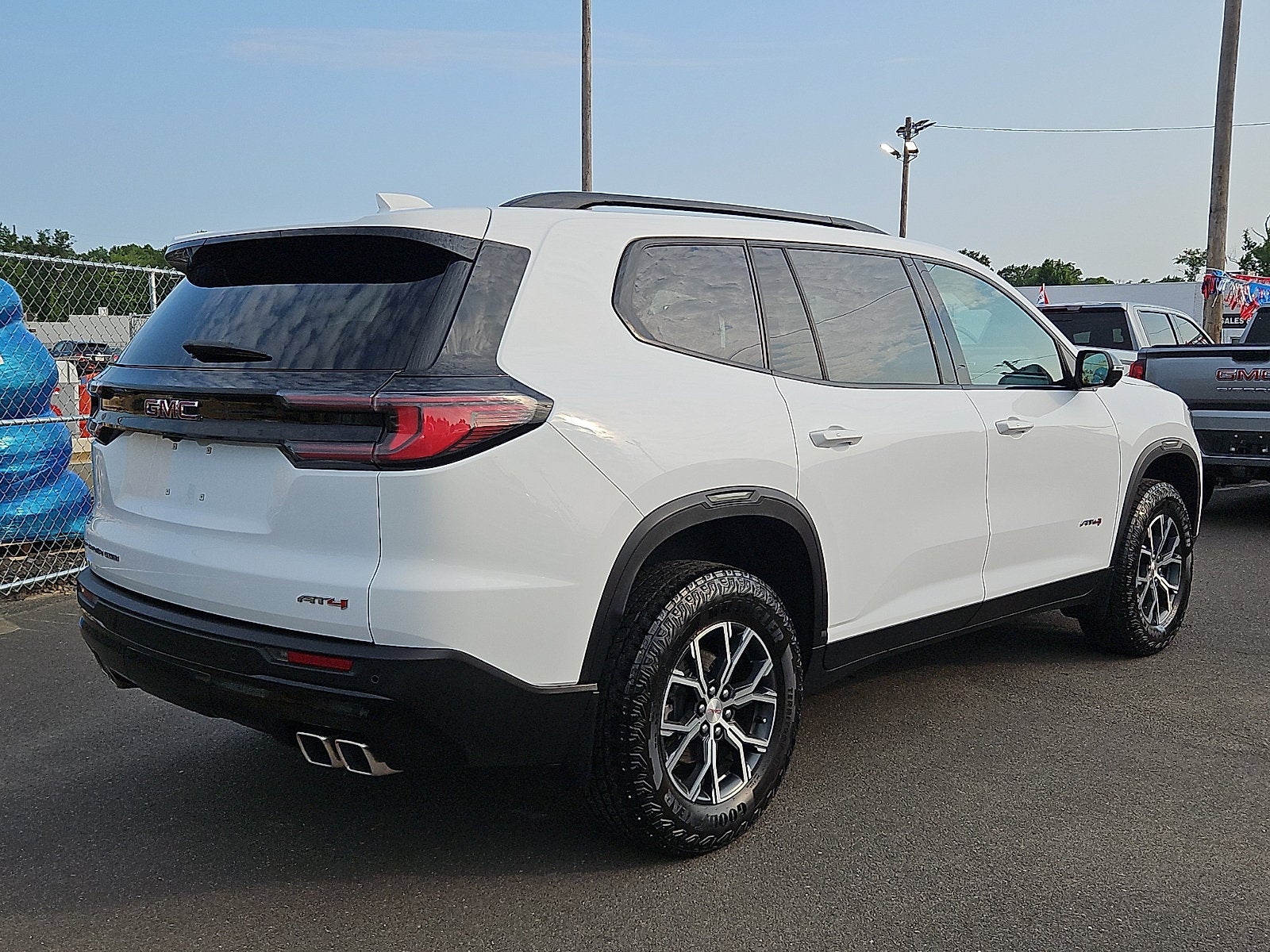 2024 GMC Acadia AT4