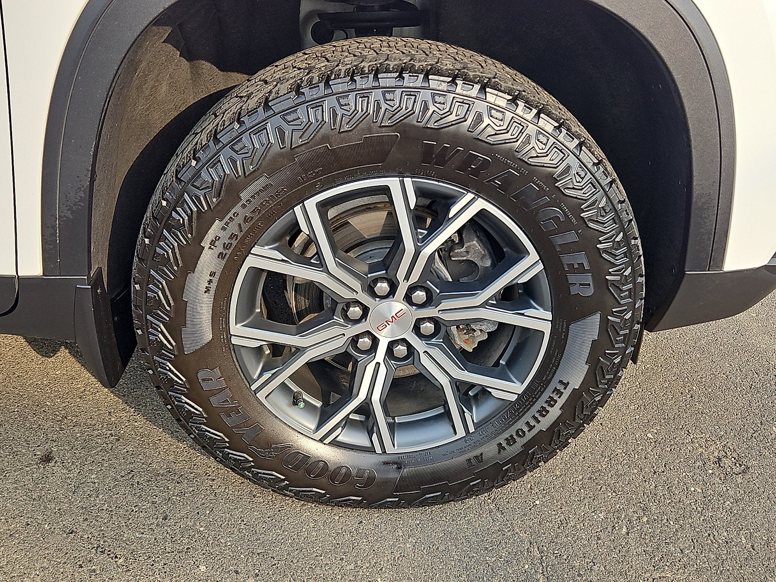 2024 GMC Acadia AT4