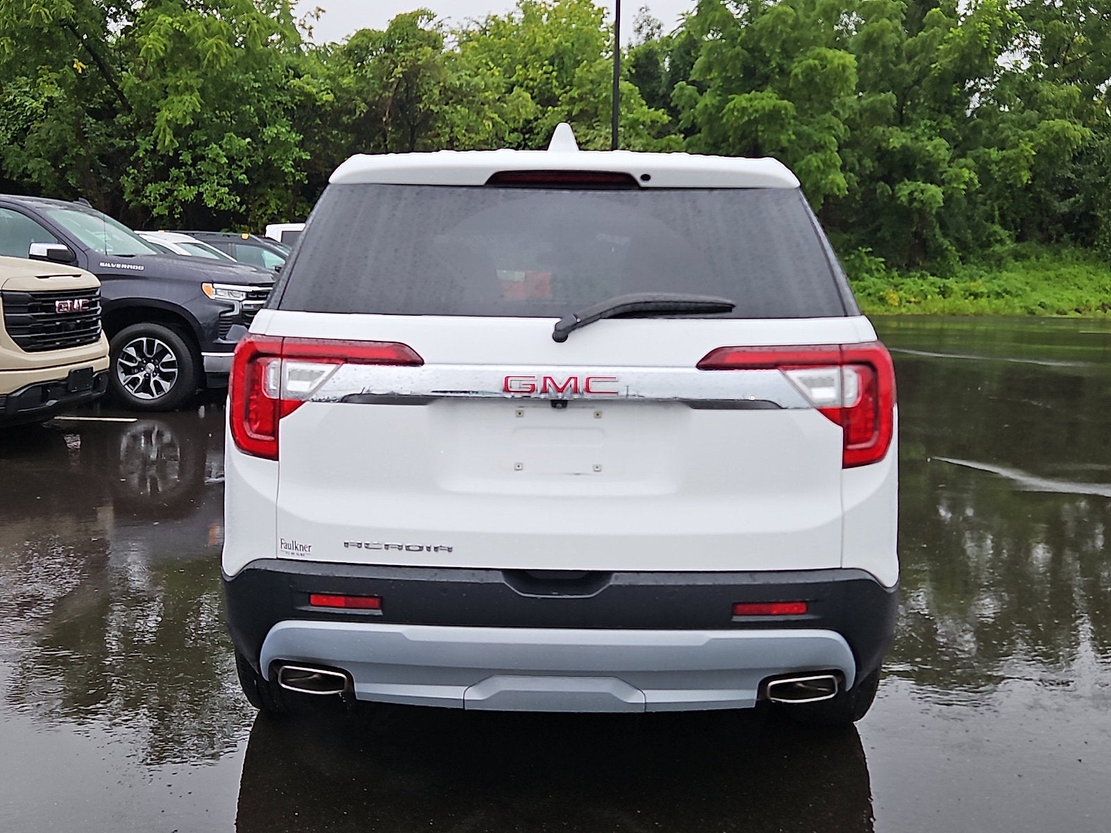 2023 GMC Acadia SLE