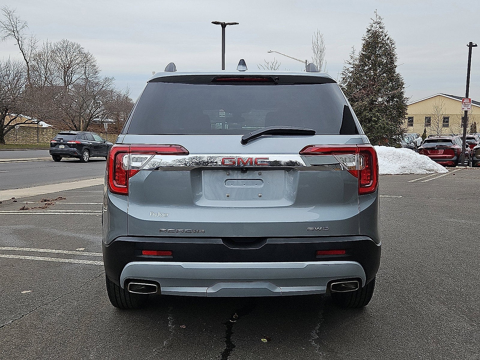 2023 GMC Acadia SLE