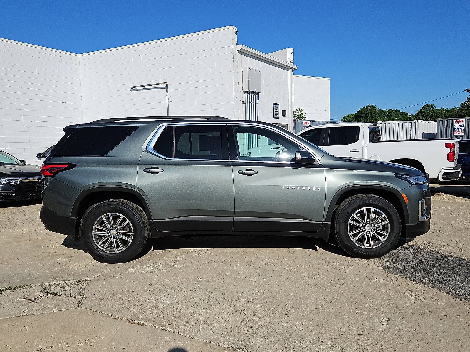 2023 Chevrolet Traverse LT Leather