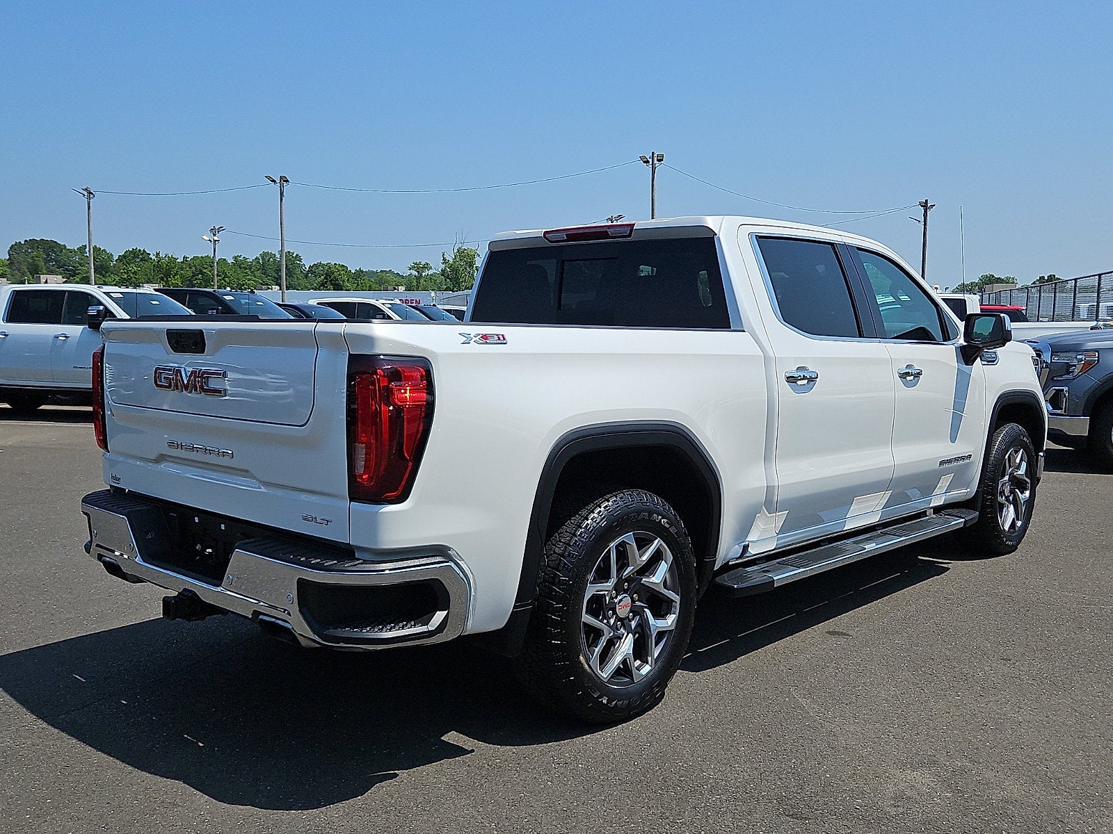 2024 GMC Sierra 1500 SLT