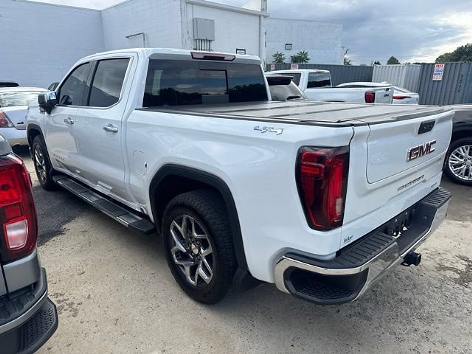 2024 GMC Sierra 1500 SLT