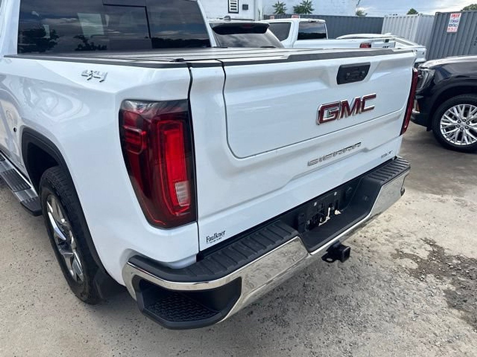 2024 GMC Sierra 1500 SLT
