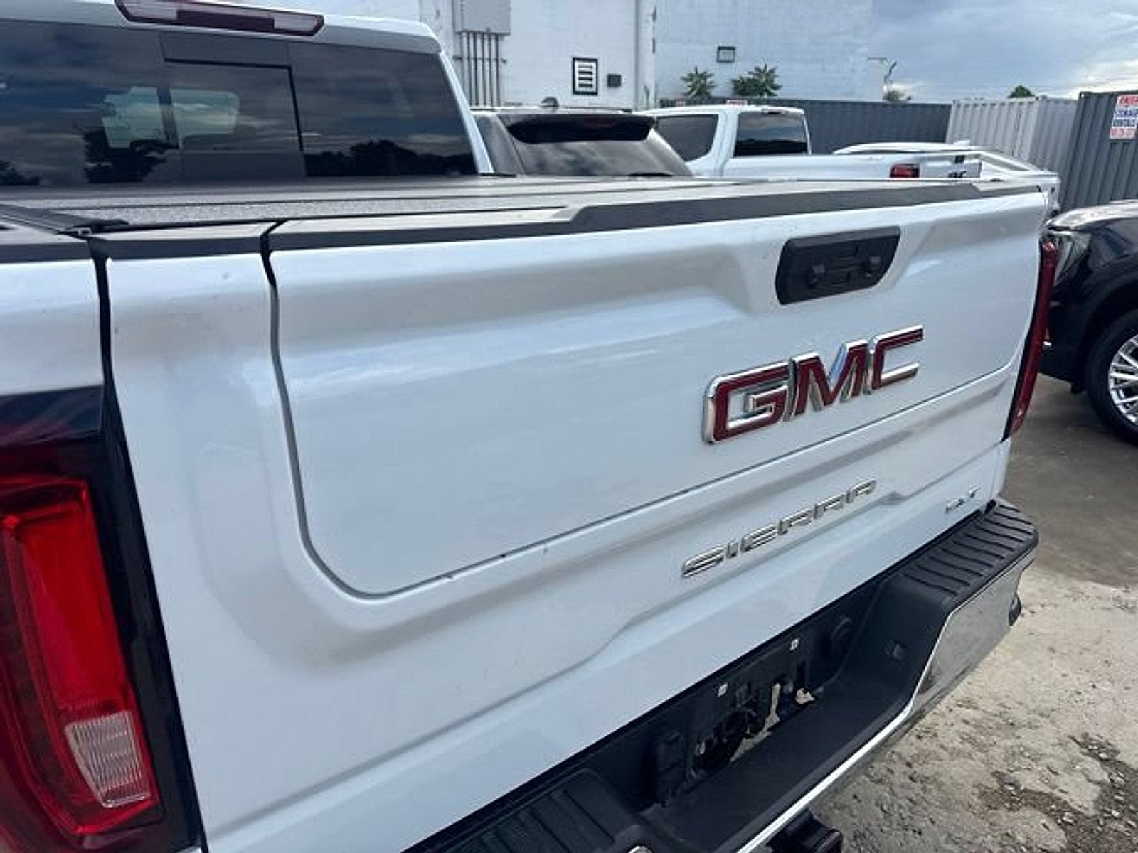 2024 GMC Sierra 1500 SLT