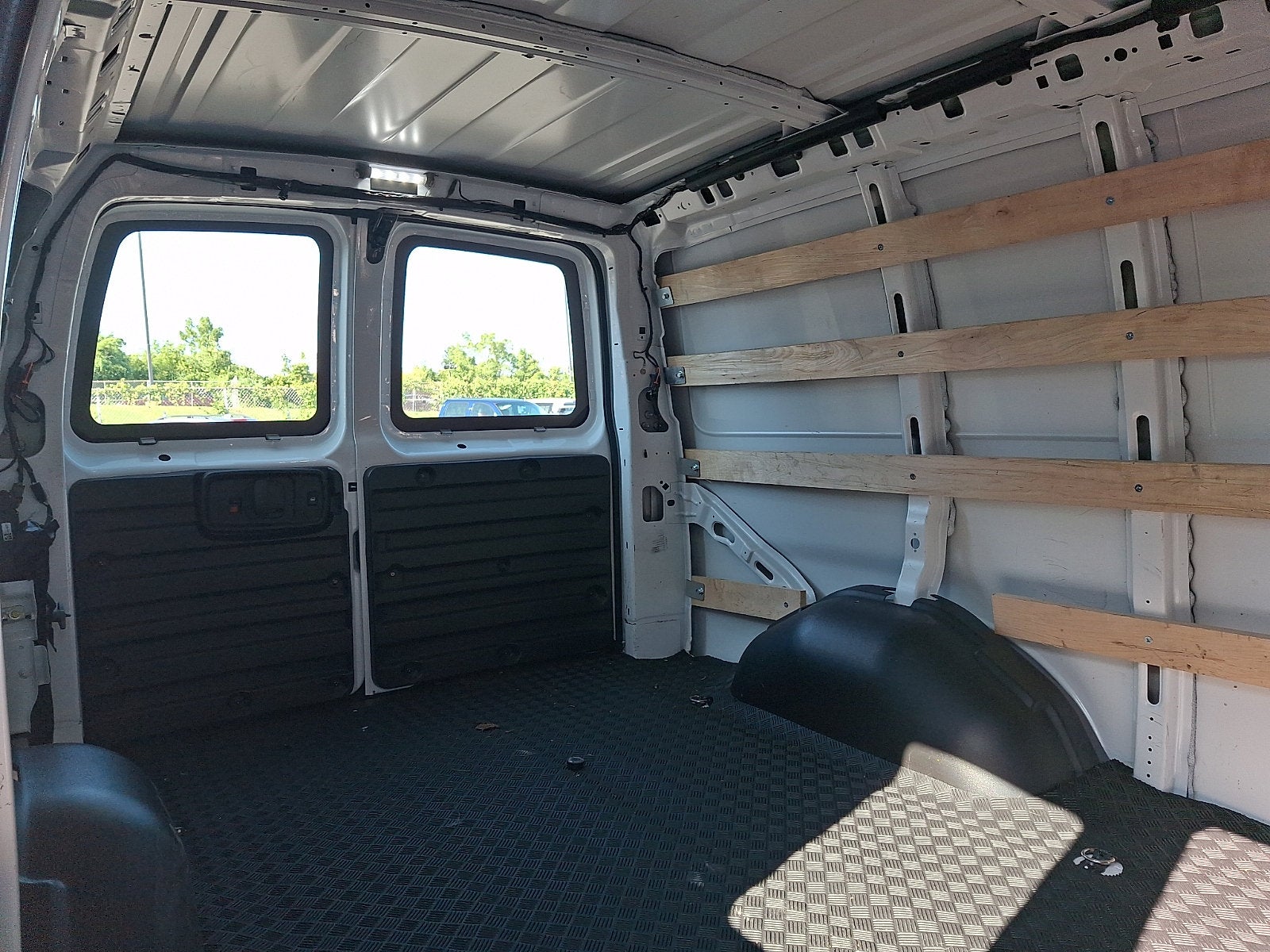 2025 GMC Savana Cargo Work Van