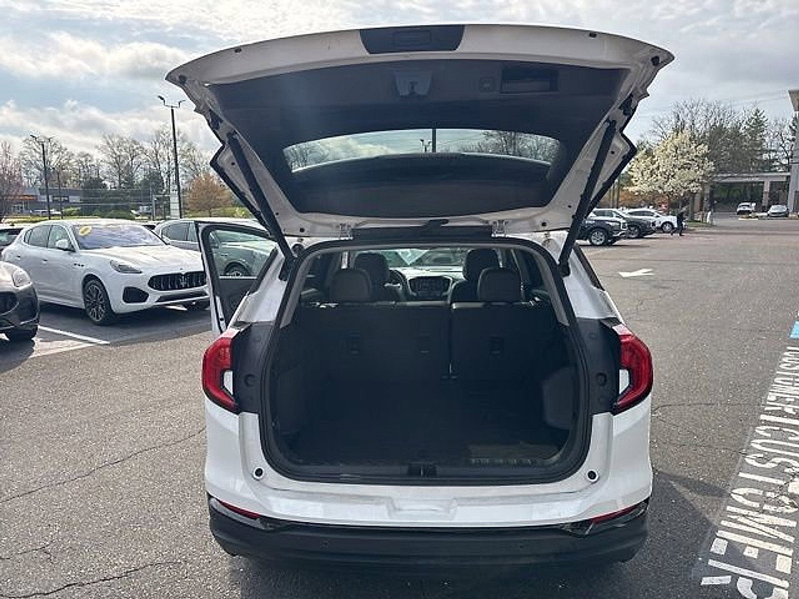 2023 GMC Terrain SLT