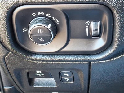 2022 RAM 1500 Big Horn 4x4 Crew Cab 5'7" Box