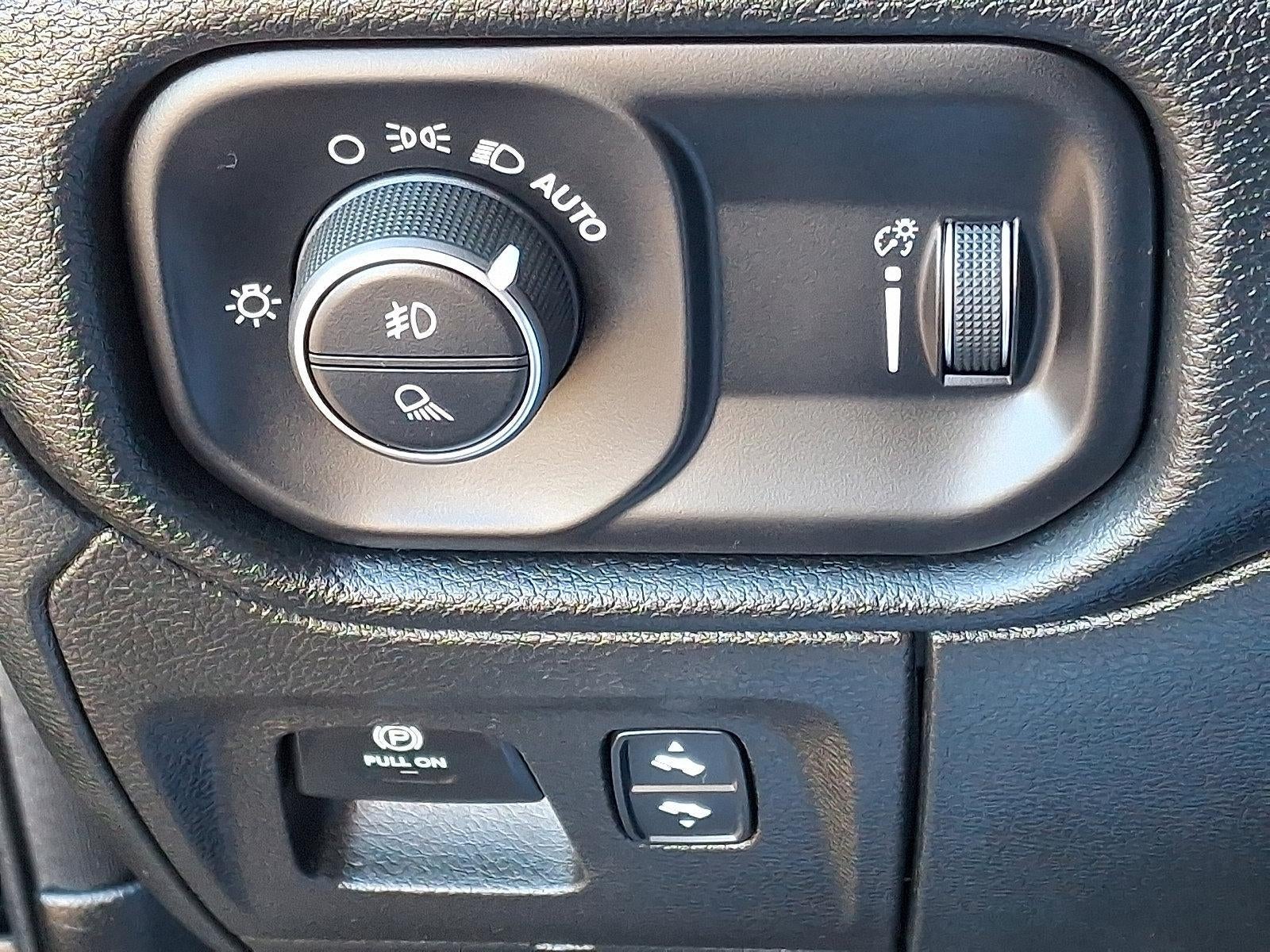 2022 RAM 1500 Big Horn 4x4 Crew Cab 5'7" Box