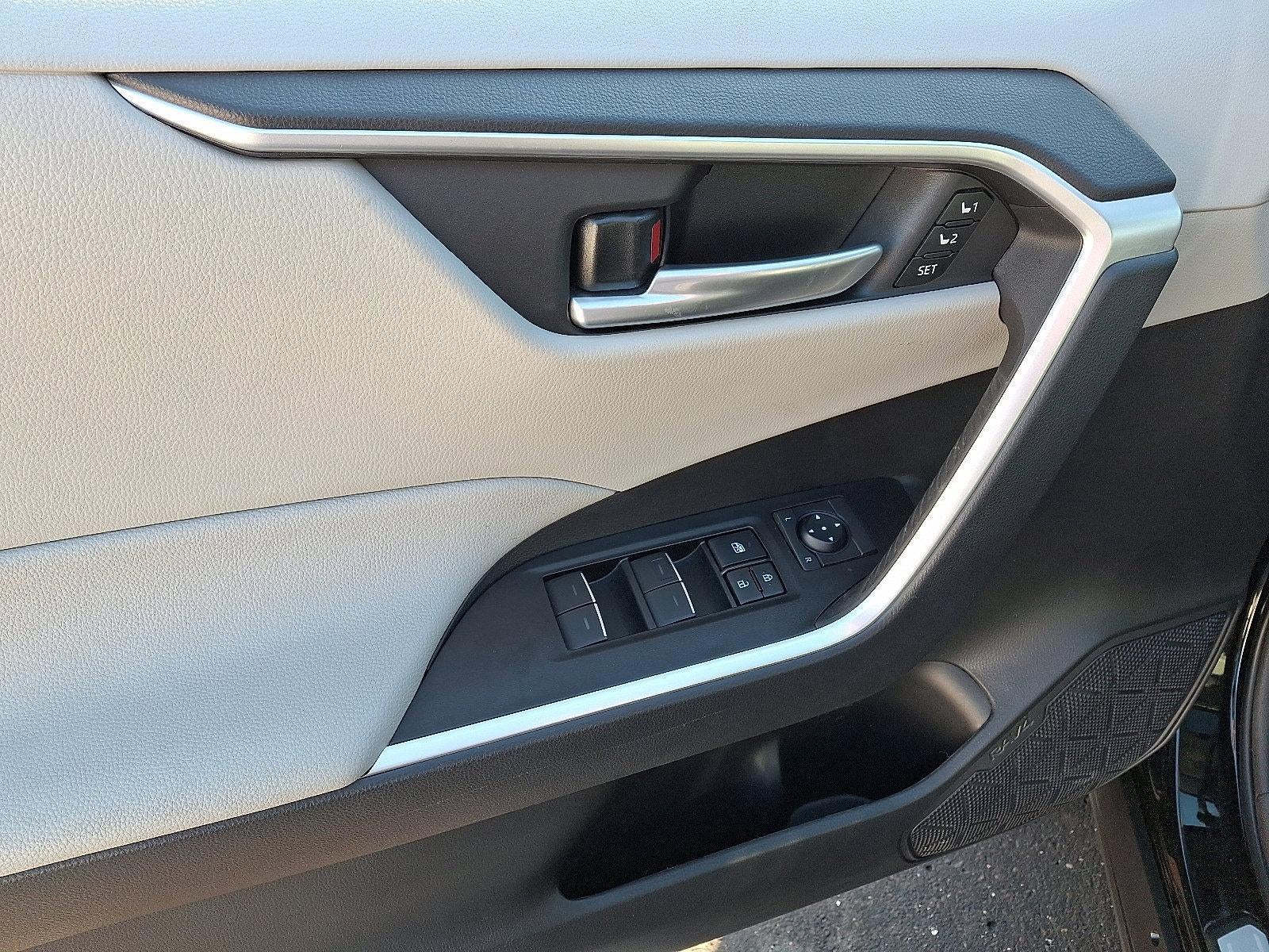 2025 Toyota RAV4 XLE Premium AWD (Natl)