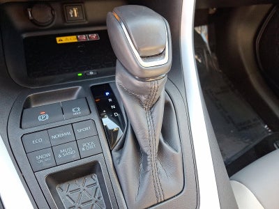 2025 Toyota RAV4 XLE Premium AWD (Natl)