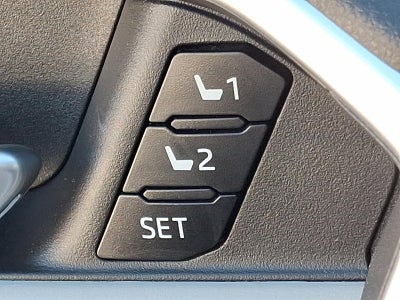 2025 Toyota RAV4 XLE Premium AWD (Natl)