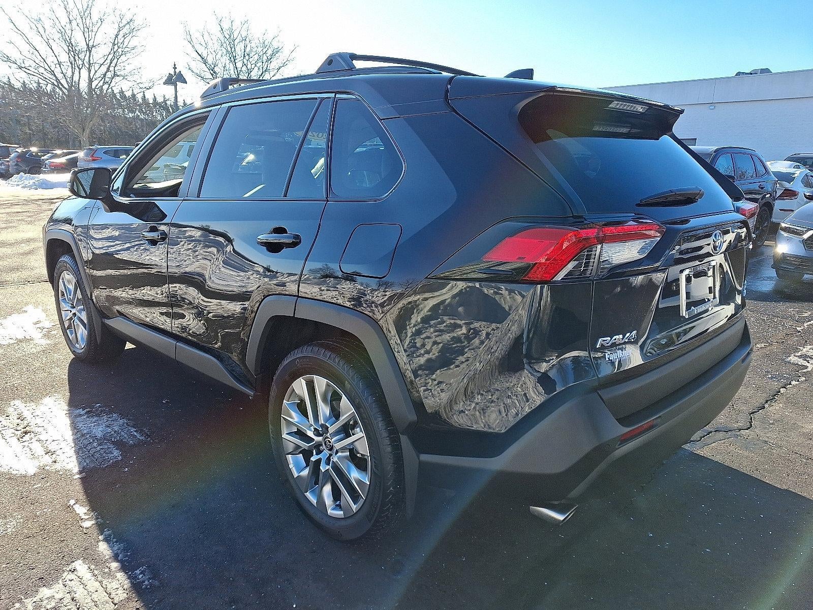 2025 Toyota RAV4 XLE Premium AWD (Natl)