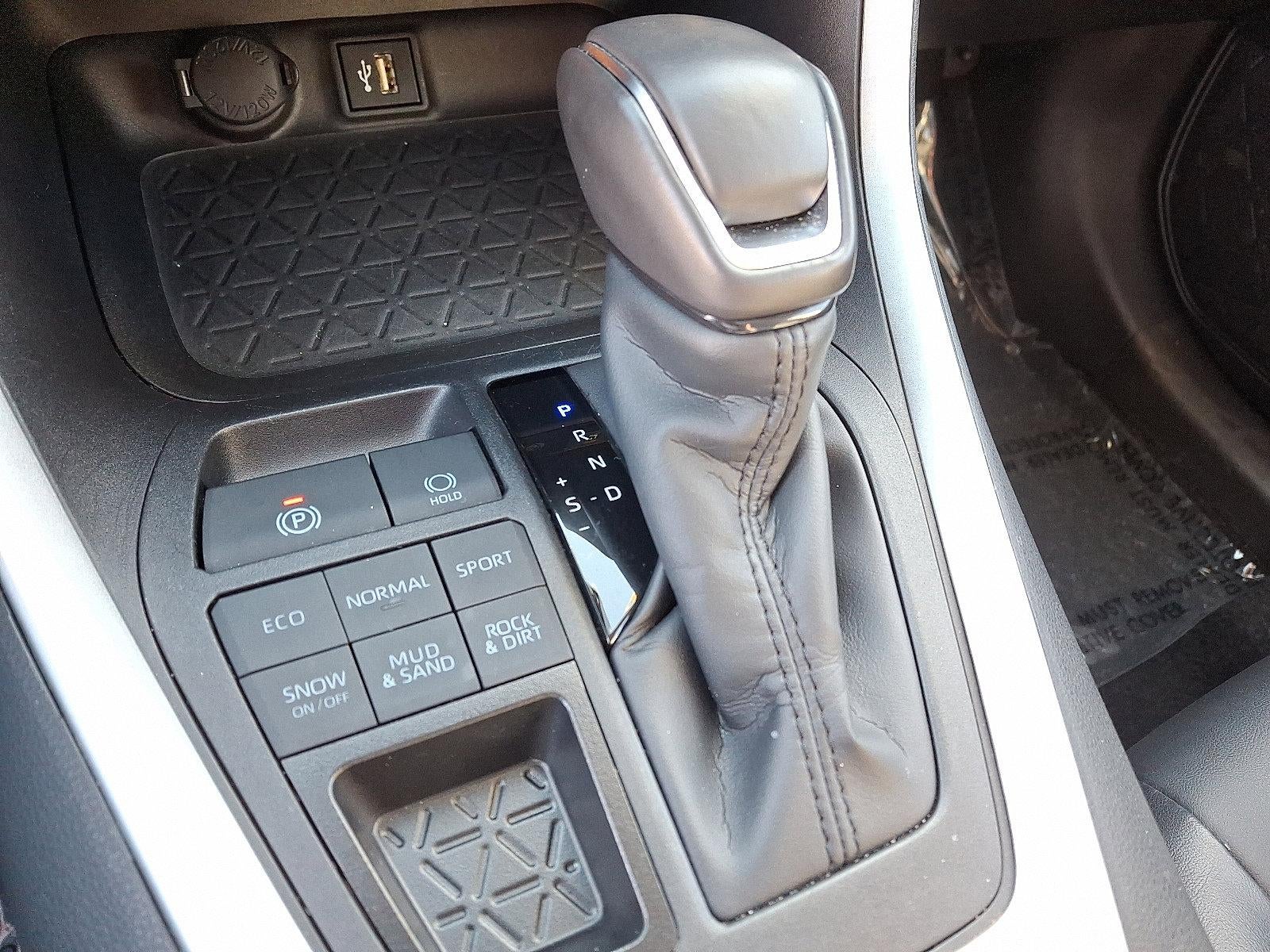 2025 Toyota RAV4 XLE Premium AWD (Natl)