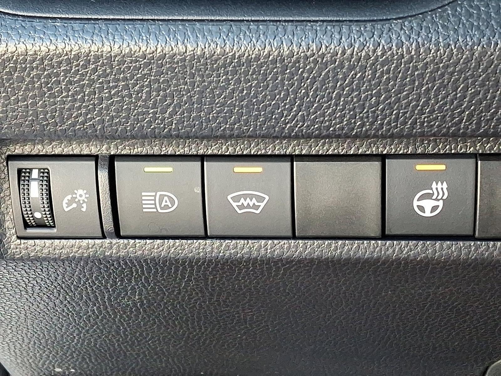 2025 Toyota RAV4 XLE Premium AWD (Natl)