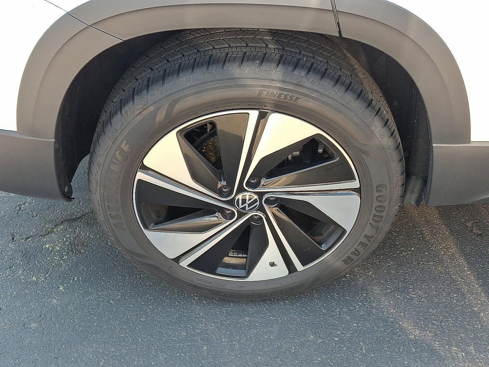 2023 Volkswagen Taos SE 4MOTION