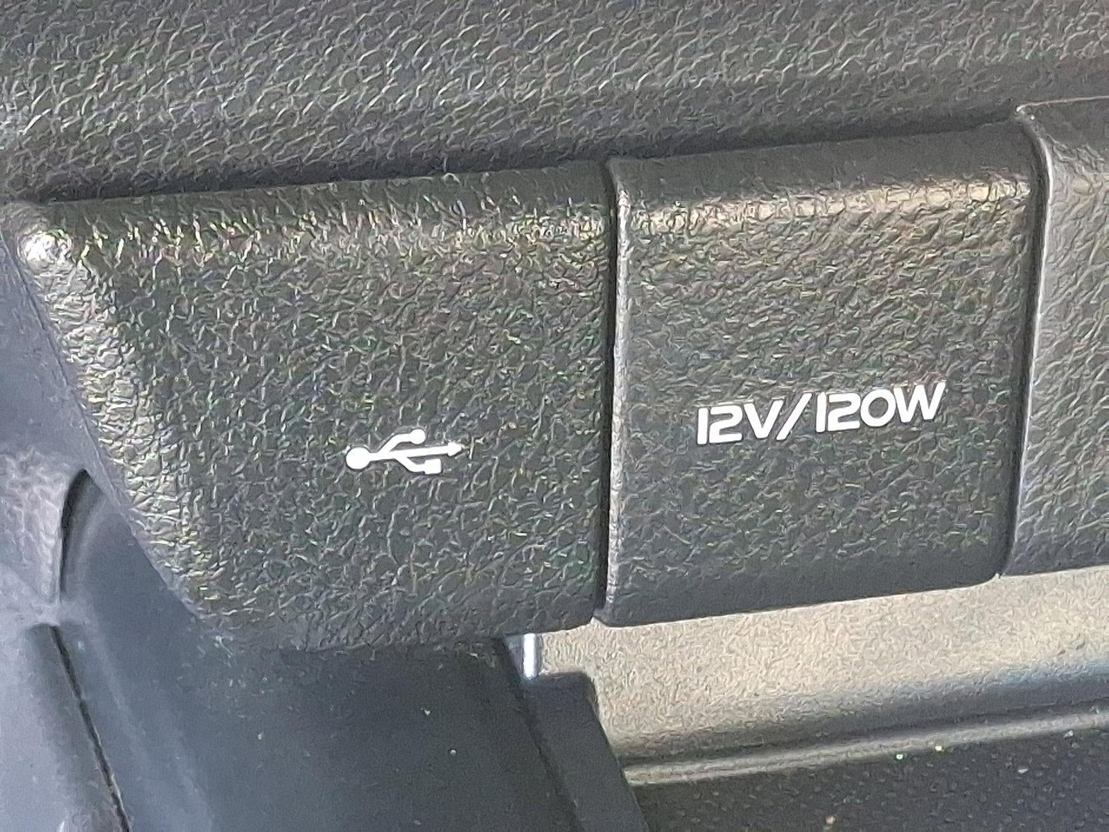 2020 Toyota Camry LE Auto (Natl)