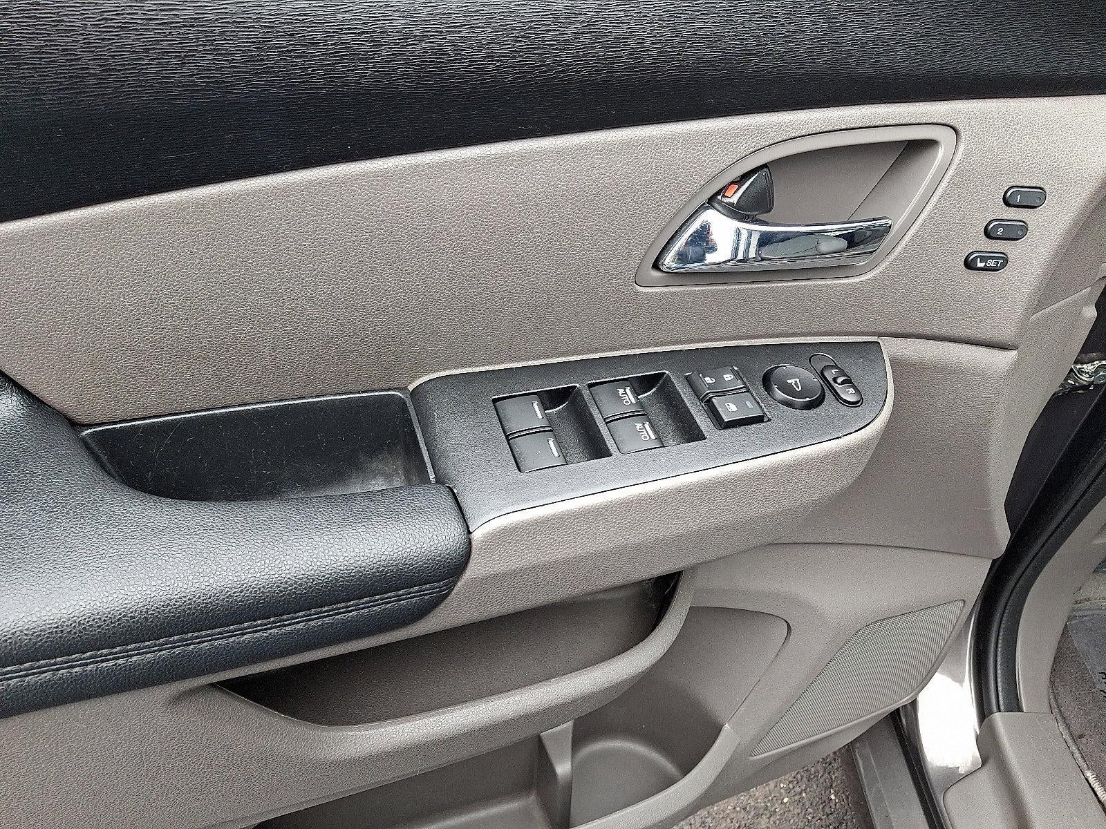 2015 Honda Odyssey Touring with DVD Rear Entertainment System and Navigation