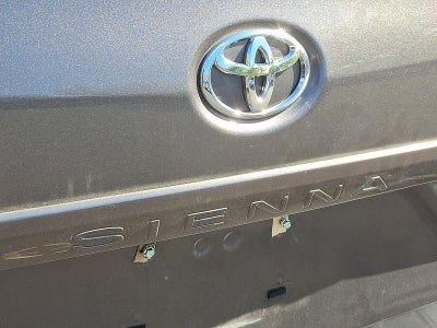 2013 Toyota Sienna 5dr 7-Pass Van V6 LE AAS FWD (Natl)