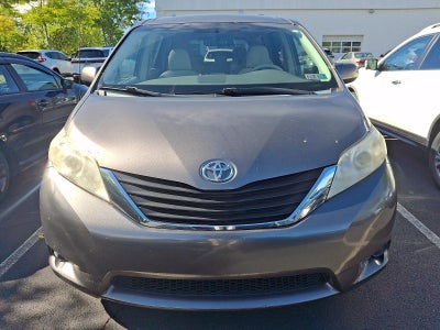 2013 Toyota Sienna 5dr 7-Pass Van V6 LE AAS FWD (Natl)