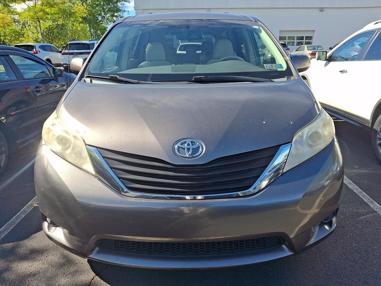 2013 Toyota Sienna 5dr 7-Pass Van V6 LE AAS FWD (Natl)