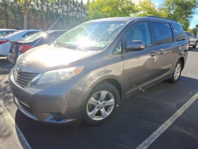 2013 Toyota Sienna 5dr 7-Pass Van V6 LE AAS FWD (Natl)
