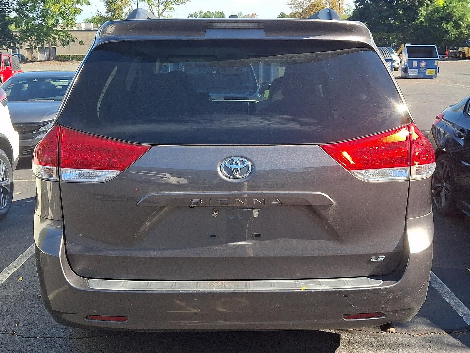 2013 Toyota Sienna 5dr 7-Pass Van V6 LE AAS FWD (Natl)