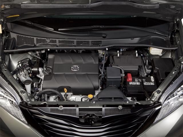 2013 Toyota Sienna 5dr 7-Pass Van V6 LE AAS FWD (Natl)