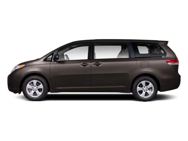 2013 Toyota Sienna 5dr 7-Pass Van V6 LE AAS FWD (Natl)