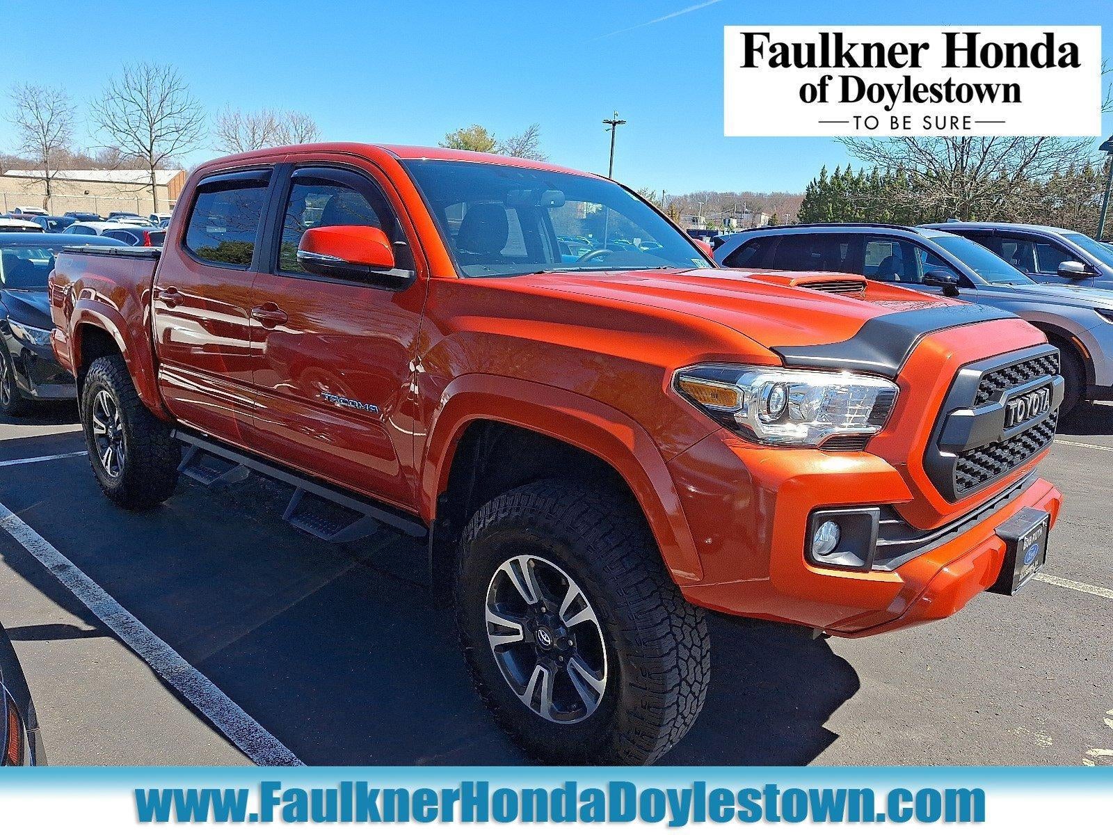 2017 Toyota Tacoma TRD Off Road Double Cab 5' Bed V6 4x4 MT (Natl)