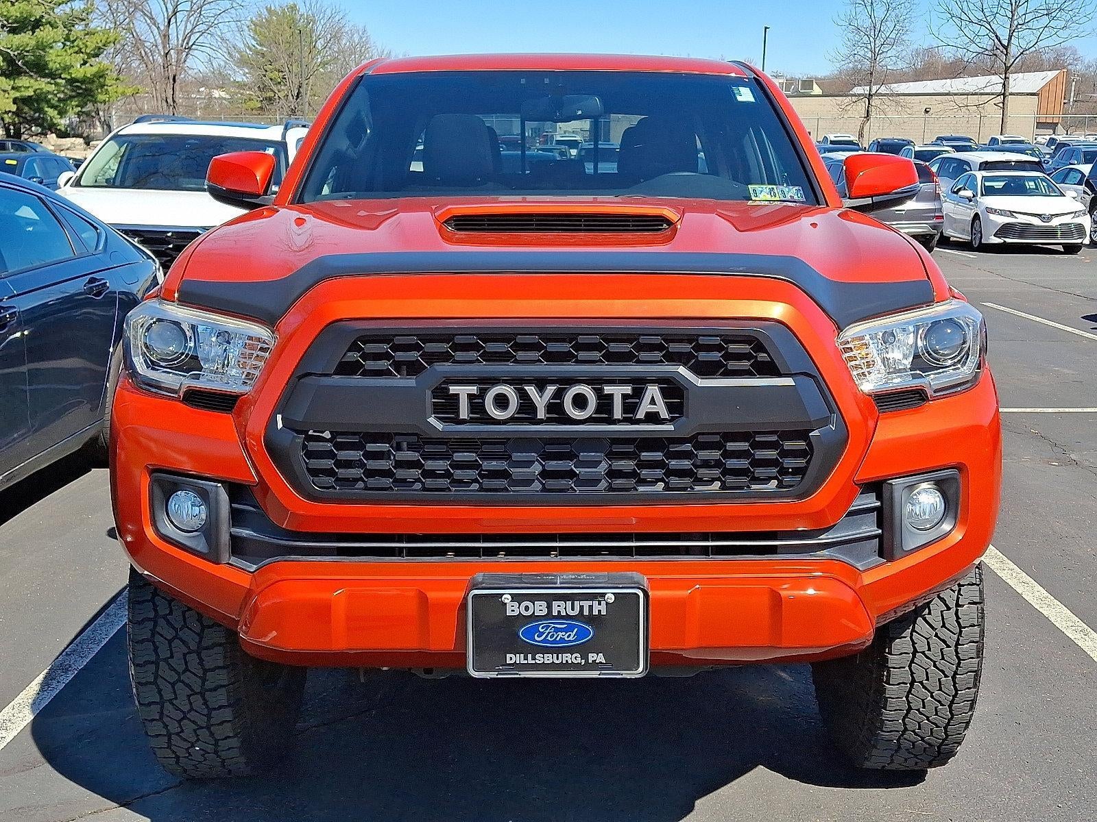 2017 Toyota Tacoma TRD Off Road Double Cab 5' Bed V6 4x4 MT (Natl)