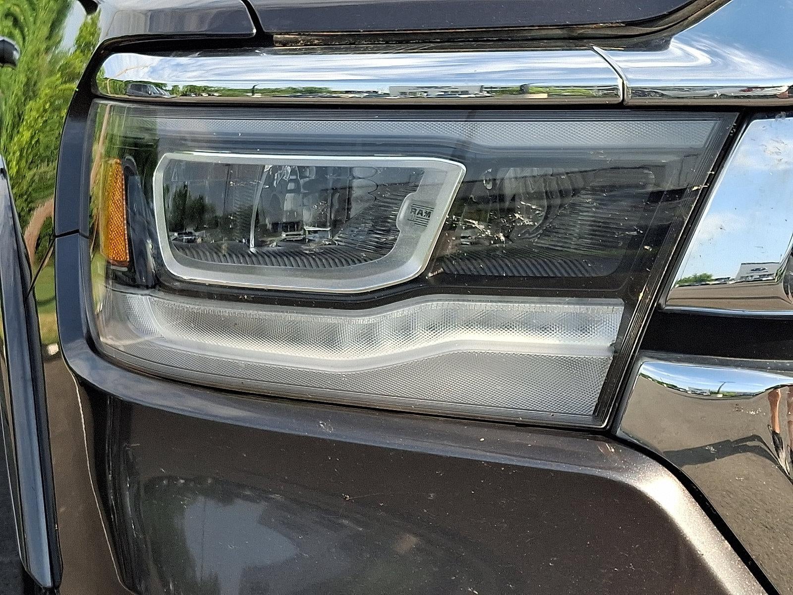2020 RAM 1500 Laramie 4x4 Crew Cab 5'7" Box