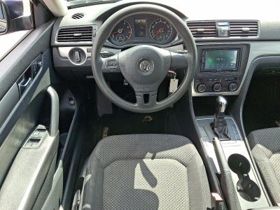 2013 Volkswagen Passat 4dr Sdn 2.5L Auto S w/Appearance PZEV *Ltd Avail*