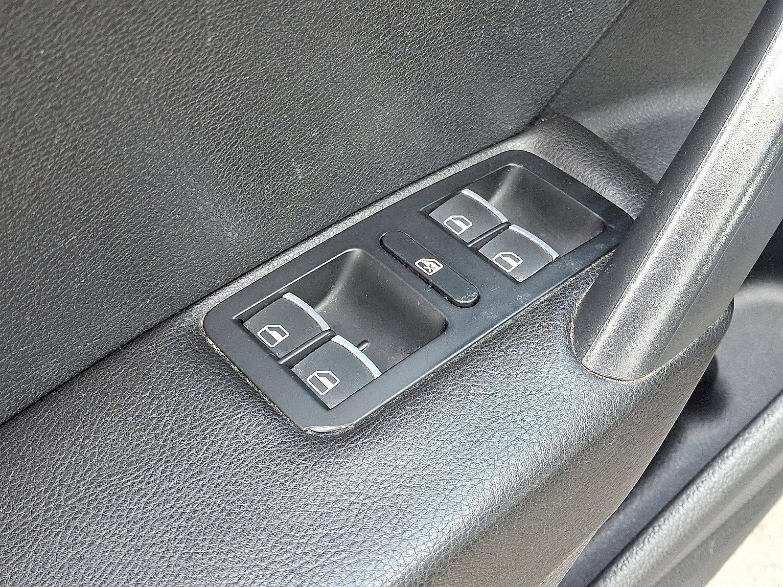 2013 Volkswagen Passat 4dr Sdn 2.5L Auto S w/Appearance PZEV *Ltd Avail*