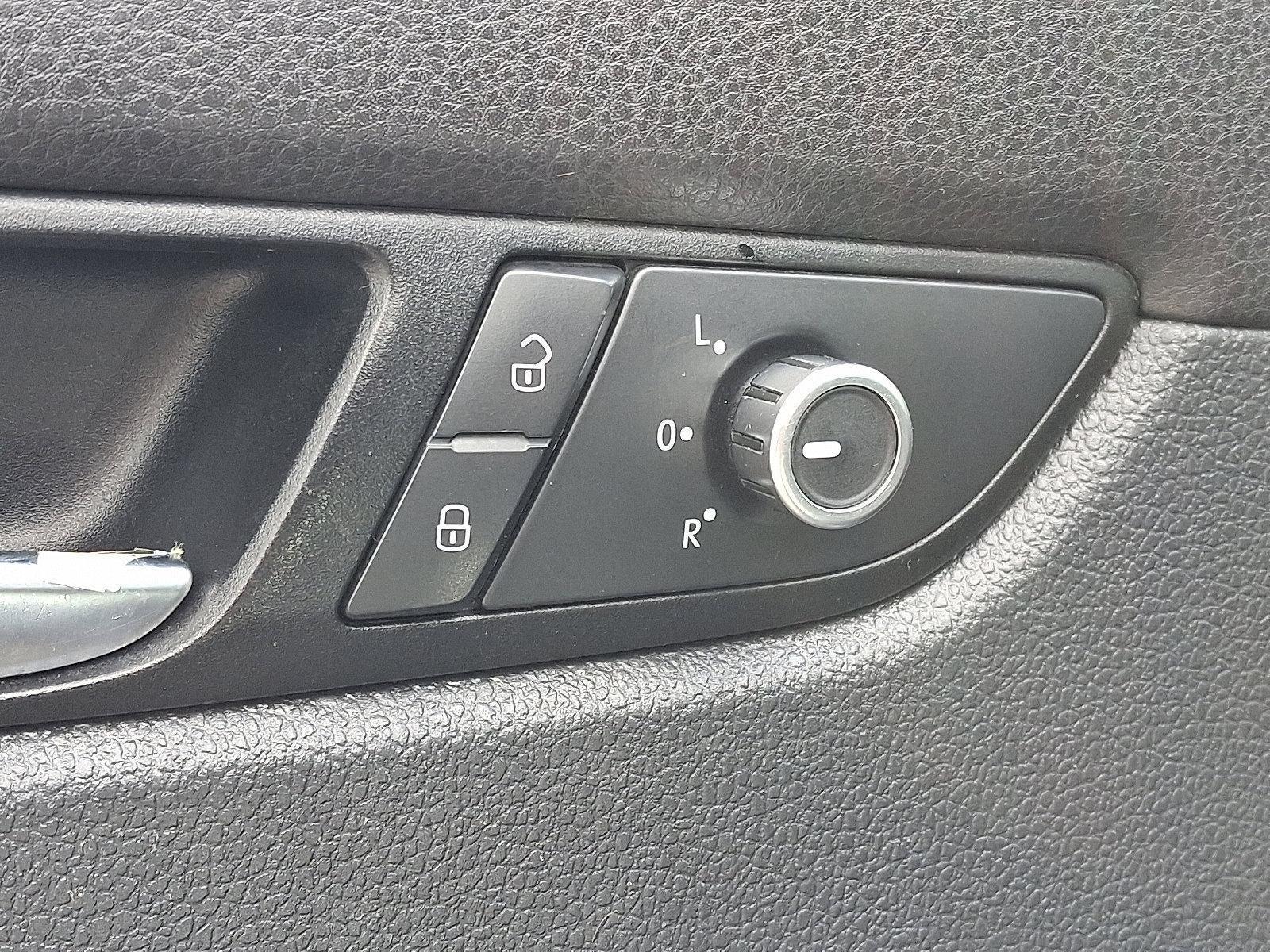 2013 Volkswagen Passat 4dr Sdn 2.5L Auto S w/Appearance PZEV *Ltd Avail*