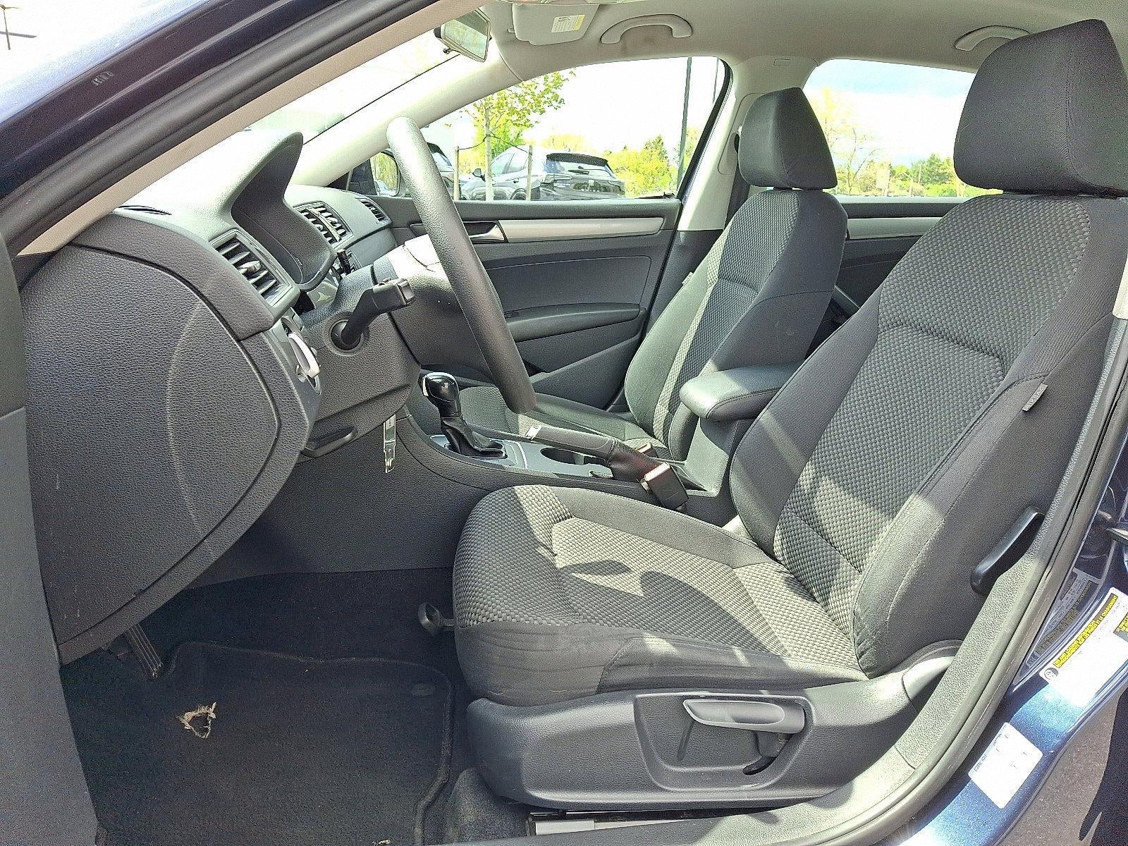 2013 Volkswagen Passat 4dr Sdn 2.5L Auto S w/Appearance PZEV *Ltd Avail*