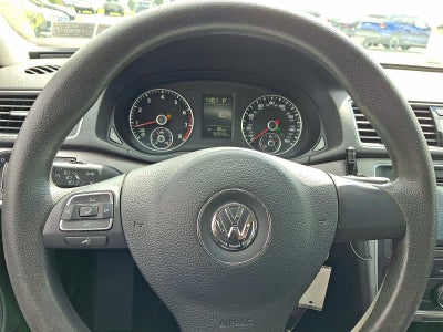 2013 Volkswagen Passat 4dr Sdn 2.5L Auto S w/Appearance PZEV *Ltd Avail*